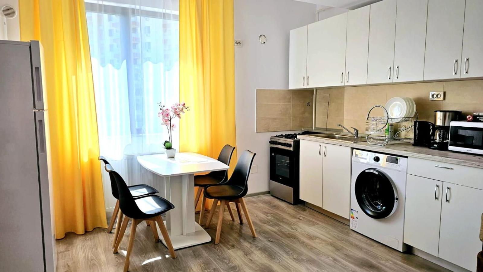 Evelyn Modern Apartment Near Palas Iasi Exteriér fotografie