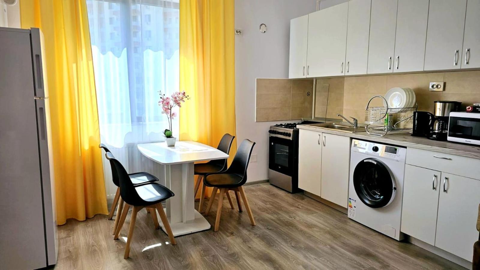 Evelyn Modern Apartment Near Palas Iasi Exteriér fotografie